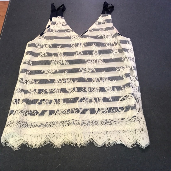 Sleeveless top blue/ white lace overlay - Picture 6 of 8